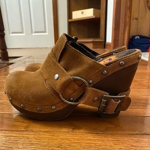 Rocket dog heels